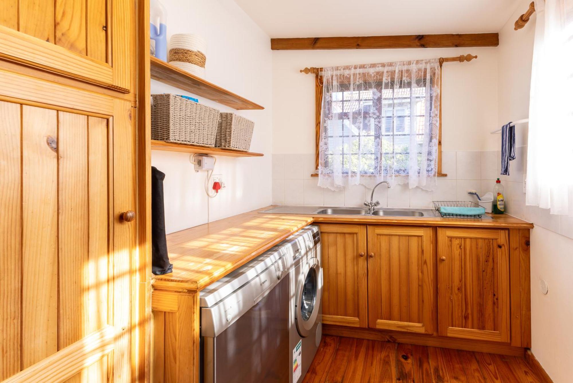 Lark House, Peaceful Mountain Home With Ocean Views And Power Backup Cape Town Bagian luar foto